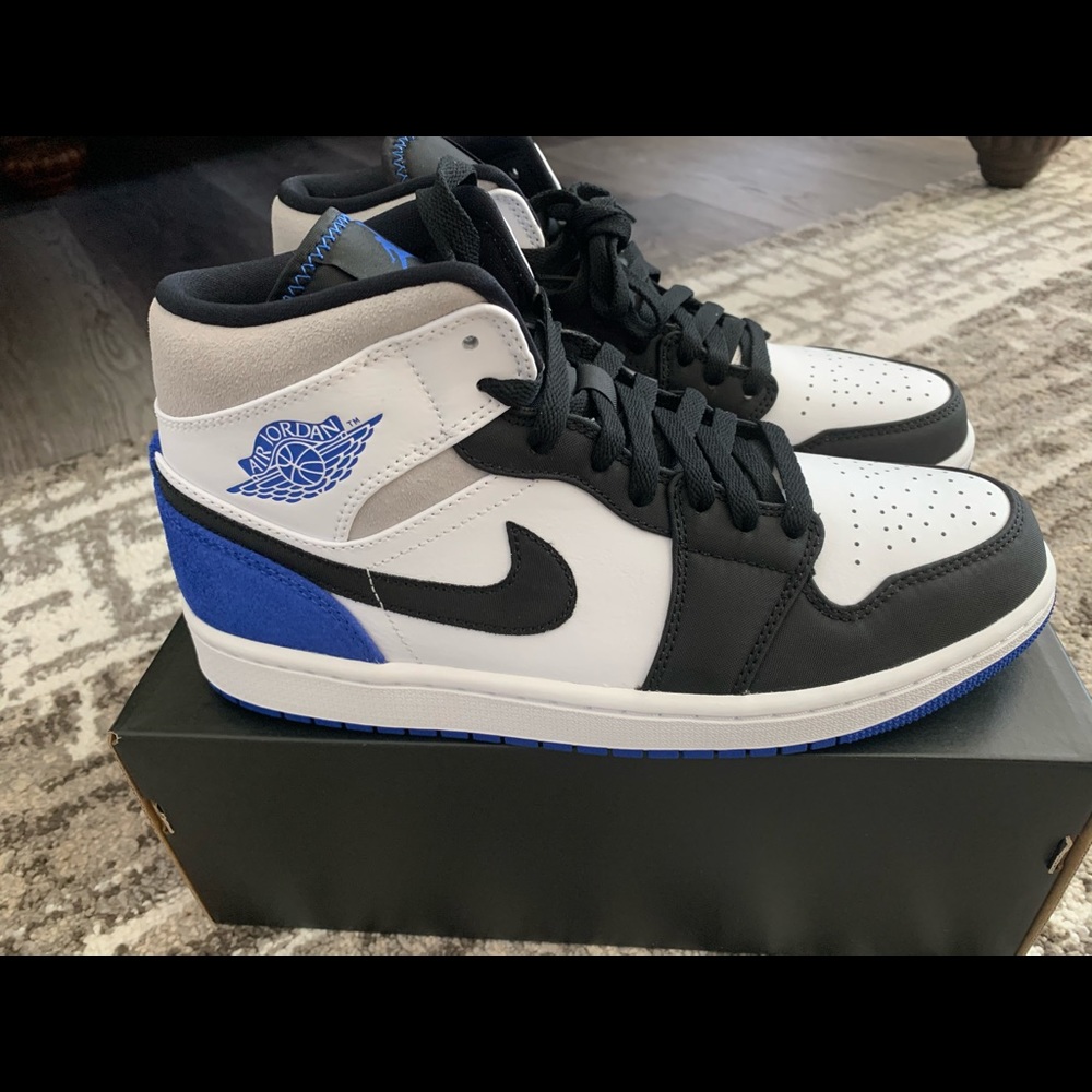 Jordan 1 mid